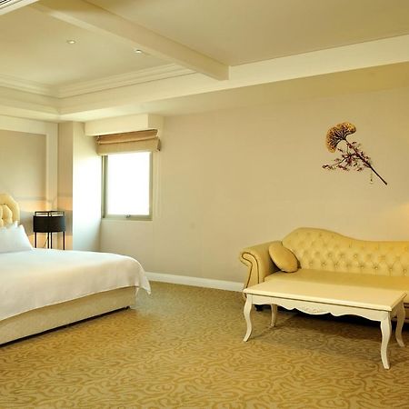 Asia Emperor Hotel Đài Nam Ngoại thất bức ảnh